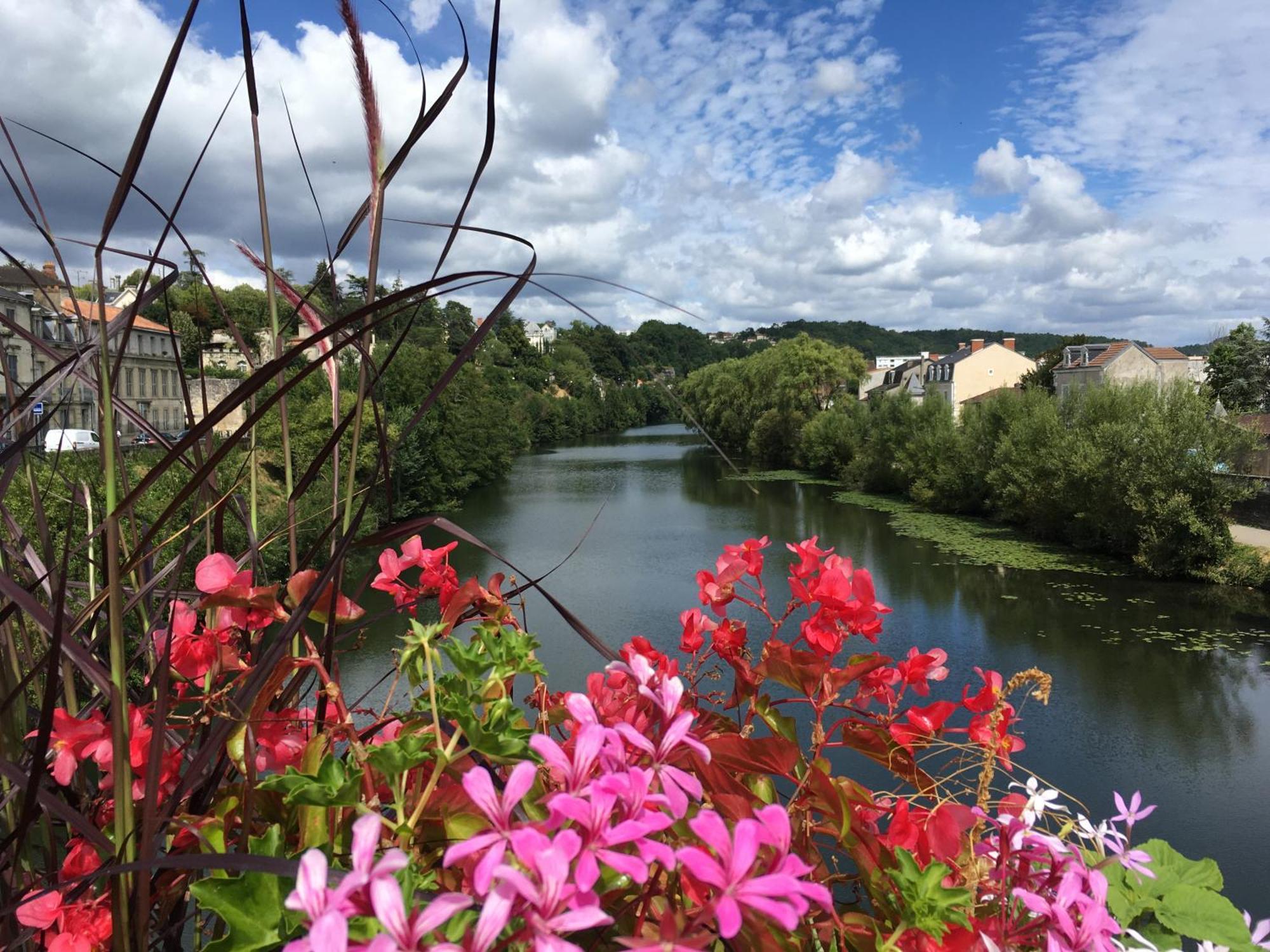 Appartamento Le cocon d'Angela - Périgueux - Parking privé Esterno foto